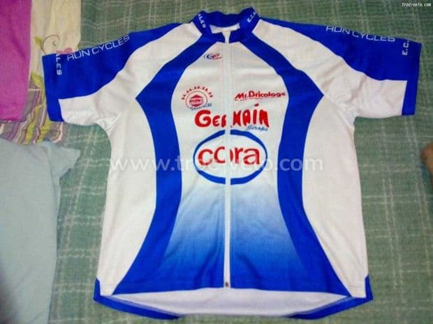 Maillot manches courtes xl en bon état - 1