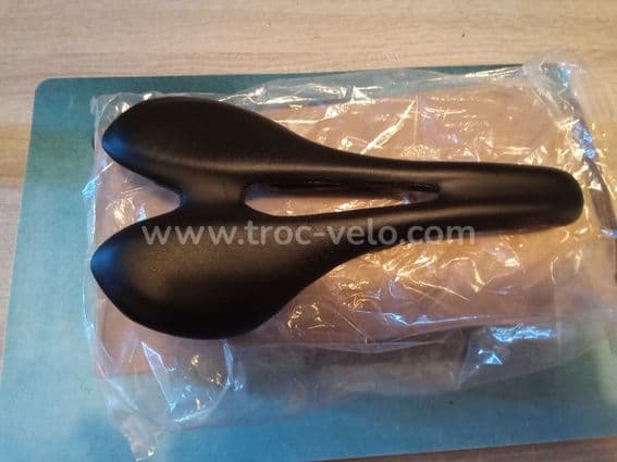 Selle Hliya rails carbone - 1