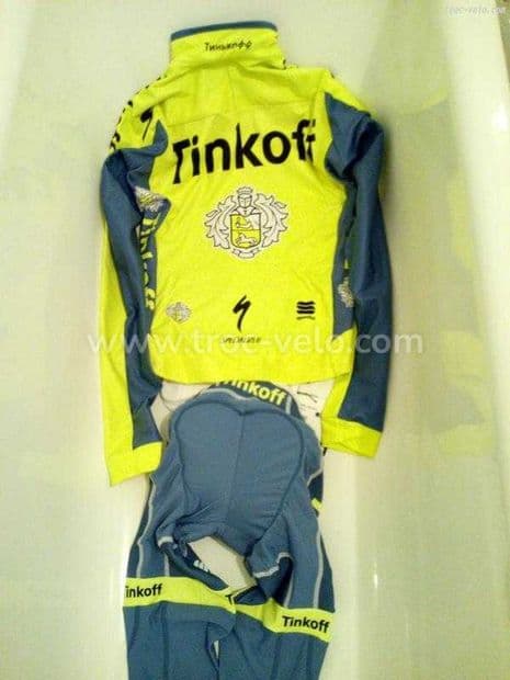 Tenue tinkoff jamais porté neuve - 2