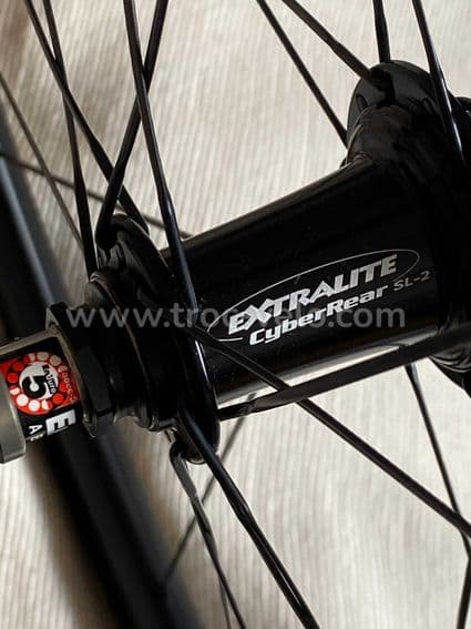 PAIRE DE ROUES CARBONE À BOYAUX ULTRA LÉGÈRES  - 3