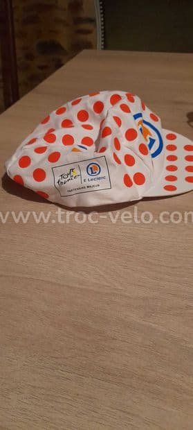 Casquette a pois rouge - 1