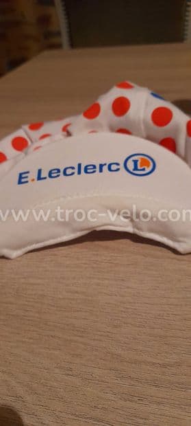 Casquette a pois rouge - 4