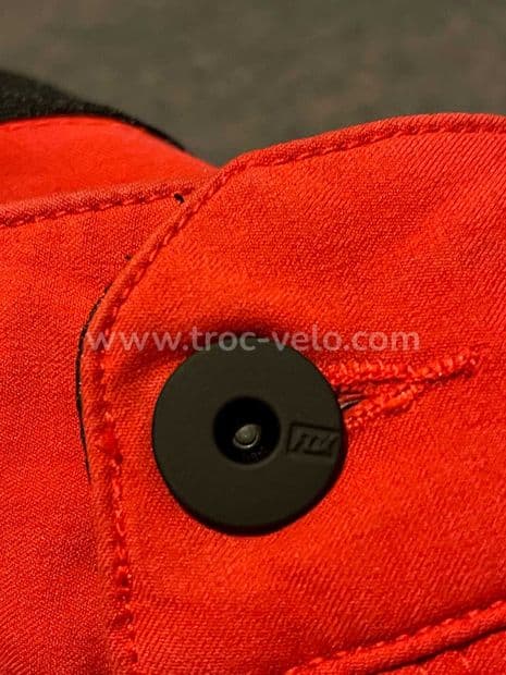 Short Fox Rouge (taille 28) + paire chaussettes - 4