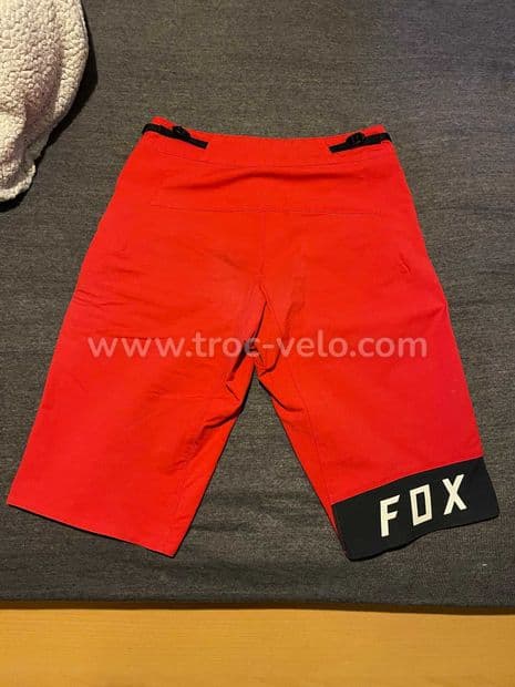 Short Fox Rouge (taille 28) + paire chaussettes - 1