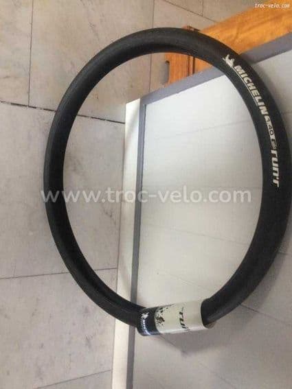 Pneu michelin neuf 26x1,40 - 1