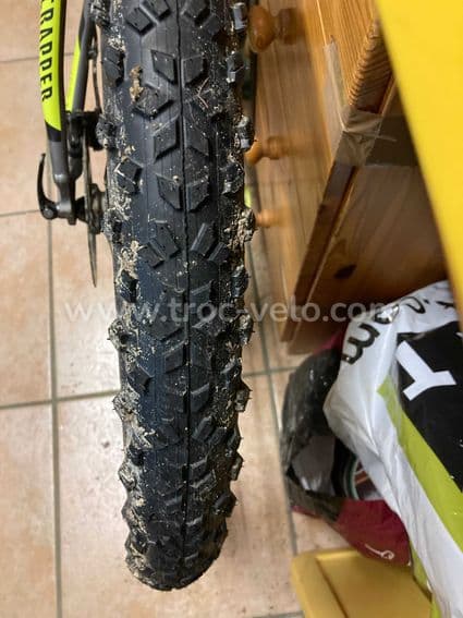 PNEU VTT HUTCHINSON TAIPAN KOLOSS 27.5'' x 2.60 - 2