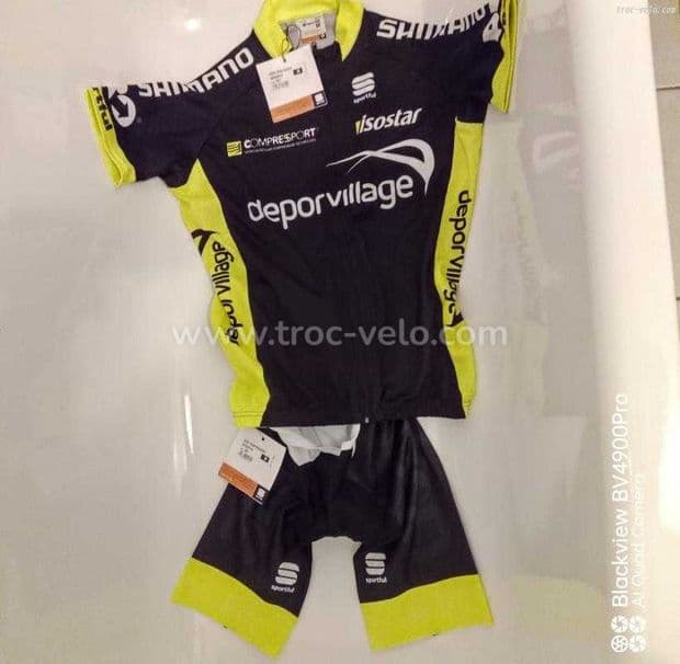Tenue cycliste cuissard et maillot neuf - 1