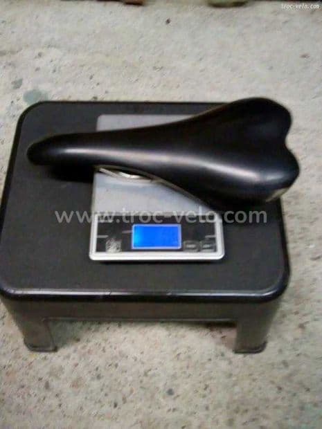 Selle 210 grammes en bon état - 1