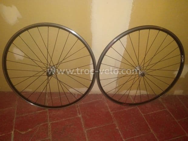 paire de roues pneu patin jante kinlin XR 200 moyeux DT240S based rayons Sapim cx sprint - 1