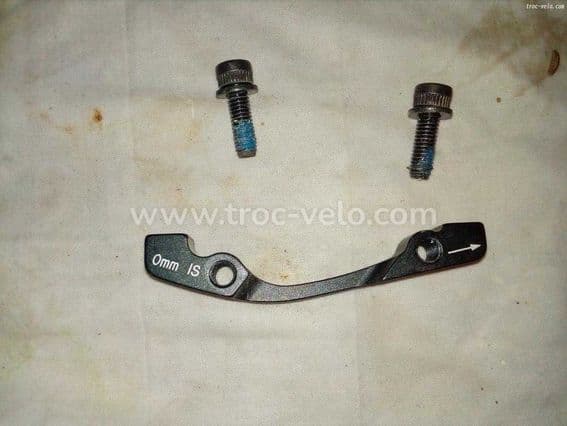 Adaptateur pour étrier de frein à disque - 1