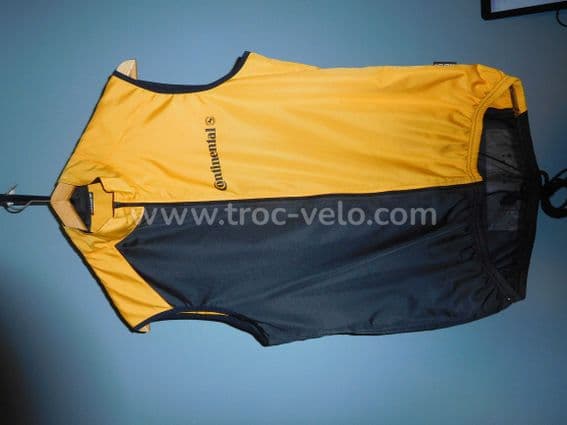 Gilet coupe vent Continental de la marque CUORE (marque de vêtements de sport Suisse) - 1