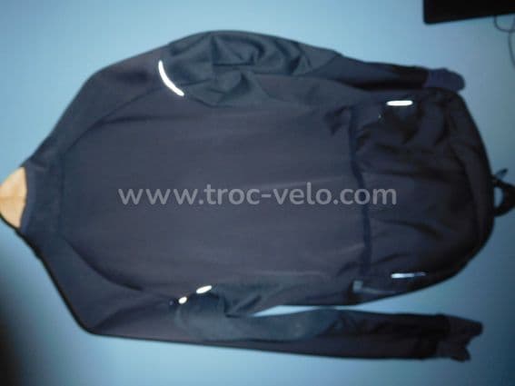 Veste Hiver Mavic Taille L noire très bon état (3 poches arrière + une poche avant zippée) - 2
