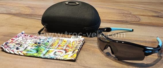 Lunettes "Oakley Radar" noir pailleté & écran Livestrong - 1