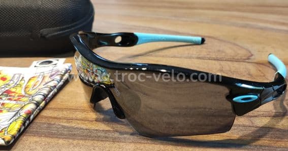 Lunettes "Oakley Radar" noir pailleté & écran Livestrong - 2
