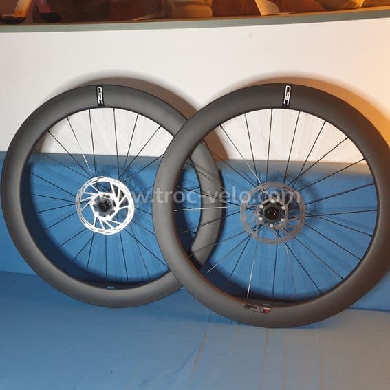 Disques offerts, Paire carbone CSC neuves 50mm disc pour shimano ou sram ,chambres TPU offertes - 1