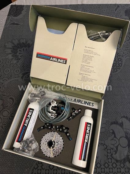 Pièces de vélo vintage rétro Shimano neuves dans leur boîte Pièces de vélo vintage rétro Shimano neuves dans leur boîte