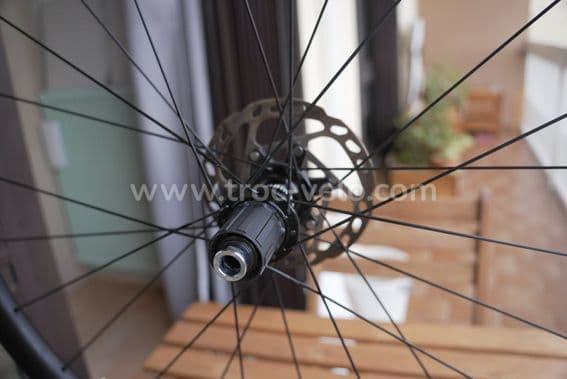 Paire de roues carbone Shimano C32 - 4