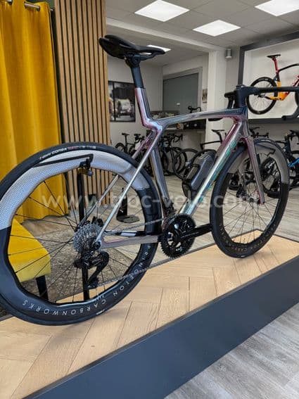 TREK MADONE SLR 9 (2025) Chroma interstellar - 3