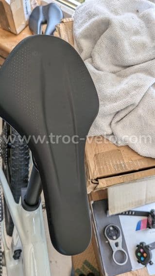Vélo gravel carbone Canyon Grizl CF 7 2025 Sram AXS et roues Mavic + courses 2.2 - 10