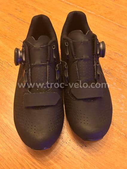 Chaussures vélo de route pour femme Taille 38 - SHIMANO - 76710 - Troc Vélo Chaussures vélo de route pour femme Taille 38 - SHIMANO - 76710 - Troc Vélo