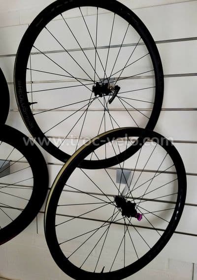 Paire de roue Bontrager aeolus pro 3V XDR tubeless - 1