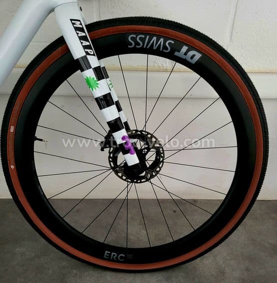 Paire de roues Dt swiss ERC Log 45 carbon disc tubeless - 1