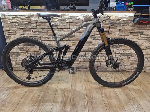 MOUSTACHE TRAIL 10 2021 MEDIUM - 1