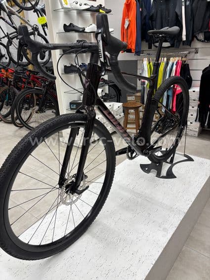 Vélo gravel GIANT REVOLT 1 - 2