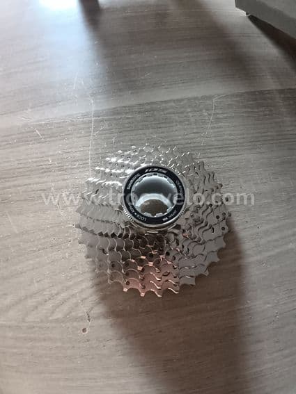 Lot cassettes et chaîne shimano - 2