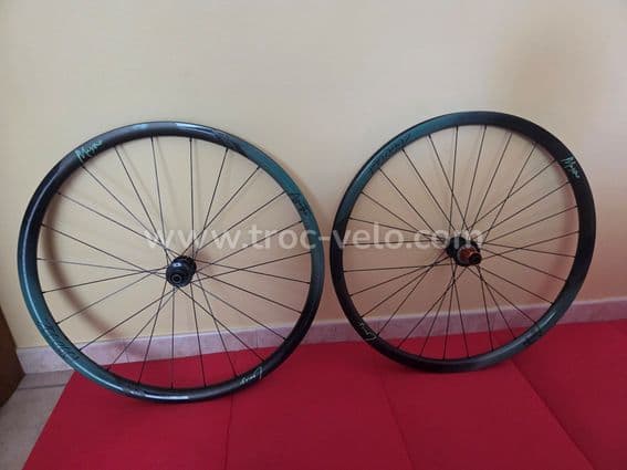 Paire de roues carbone haut de gamme VOODOOZ WHEELS - 1