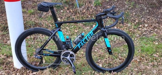 Vélo Factor One dura-ace 11v - 2