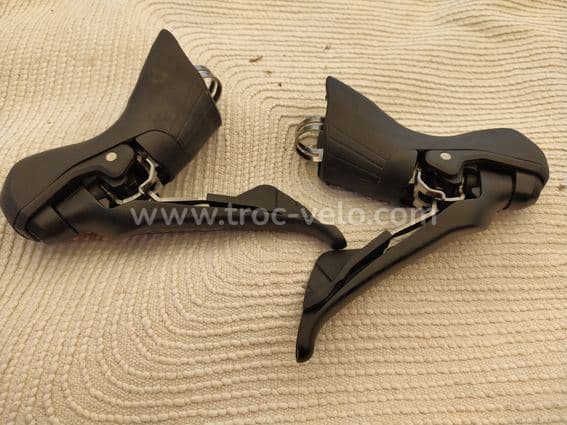 Paire de manettes leviers Shimano - 3