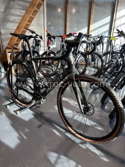 SPECIALIZED DIVERGE - 1
