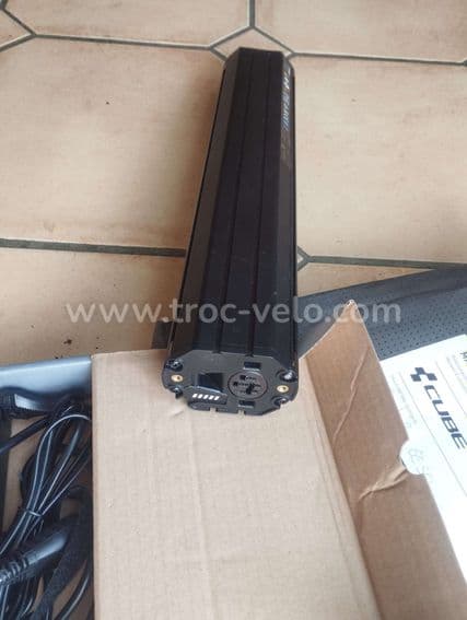 Batterie Bosch Powertube 625W verticale + chargeur - 3