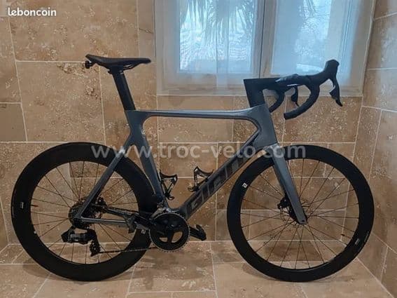 Vélo route GIANT Propel Advanced 2024 excellent état - 1