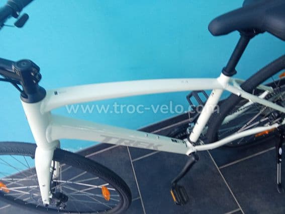 Vélo trek fx1 nouvelle 4 ème génération a disque model avril 2026 - 5
