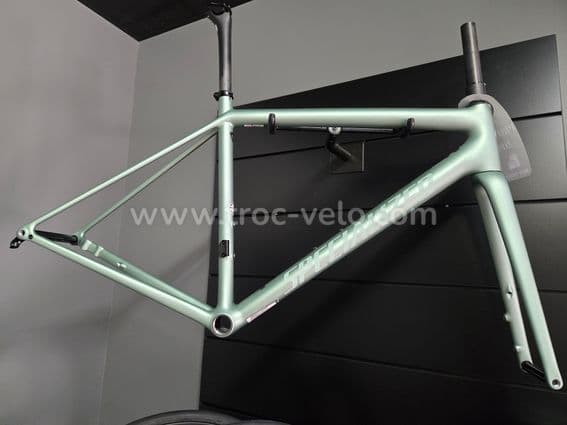 Cadre Aethos pro - 1