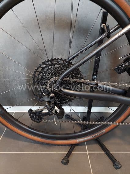 Gravel megamo jakar - 2