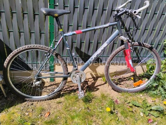 VTT Lapierre FREECOMP équipé d'une transmission 3x8 - 2