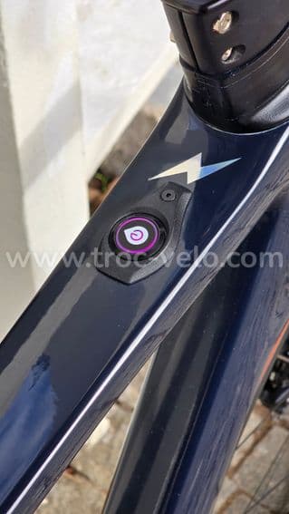 Velo route carbone Electrique 11,70 kilos - SRAM FORCE AXS sans fil - Taille L - 100% neuf - 15