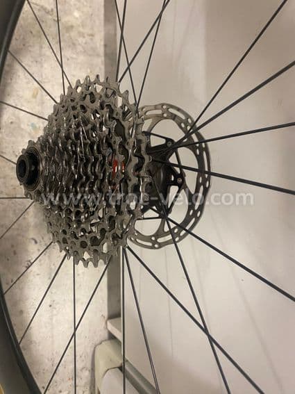 Roues carbone DT swiss 240 - 12