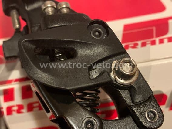 Dérailleur Sram Apex 11v - Chape longue - 8