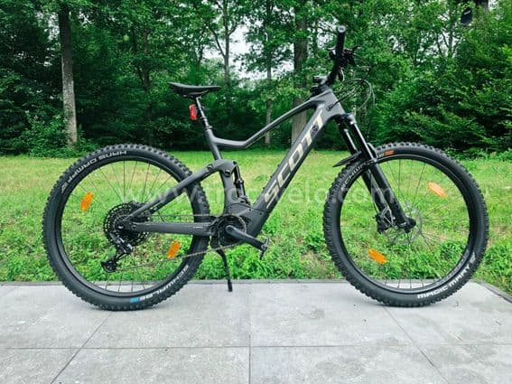 Scott Genius eRIDE 910 (EU) 2021 — Taille L — Carbone — 4 km seulement — Comme Neuf + accessoires - 1