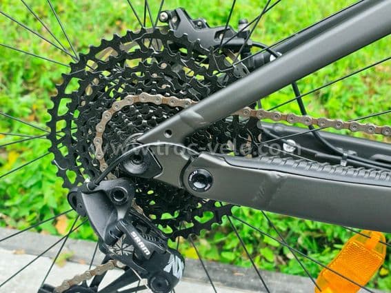 Scott Genius eRIDE 910 (EU) 2021 — Taille L — Carbone — 4 km seulement — Comme Neuf + accessoires - 7