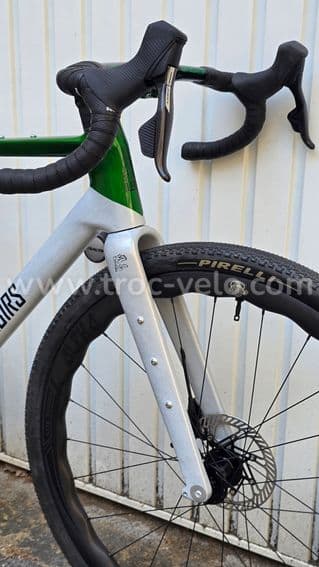 Gravel carbone 8,30 kilos - SRAM Force AXS XPLR - Roues carbone céramique - Taille M - 9