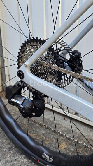 Gravel carbone 8,30 kilos - SRAM Force AXS XPLR - Roues carbone céramique - Taille M - 10