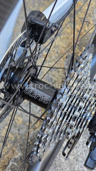 Gravel carbone 8,30 kilos - SRAM Force AXS XPLR - Roues carbone céramique - Taille M - 12