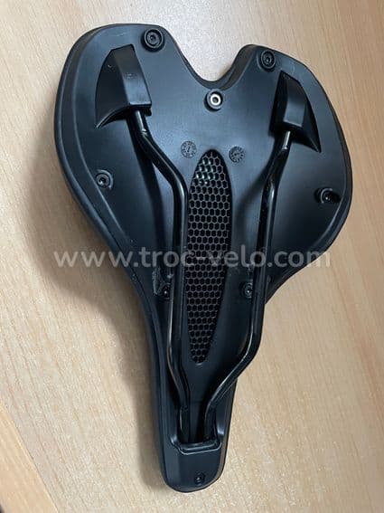 Selle confortable et ondulée 250x160mm - 2