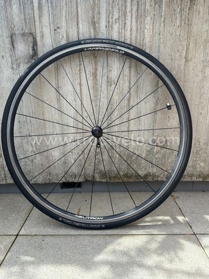 Roue AV de vélo de route CAMPAGNOLO - CAMPAGNOLO - 68400 - Troc Vélo Roue AV de vélo de route CAMPAGNOLO - CAMPAGNOLO - 68400 - Troc Vélo