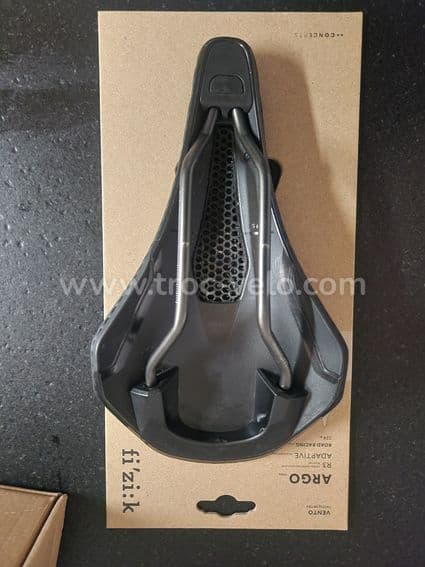 Selle FIZIK VENTO ARGO R3 ADAPTIVE 140mm Rails Kium Noir - 3